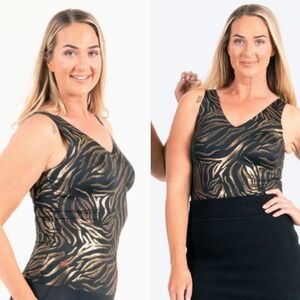 NWT Ruby Ribbon‎ Gilded Gold Tiger V Neck Top Black Smoothing Shapewear Size 32